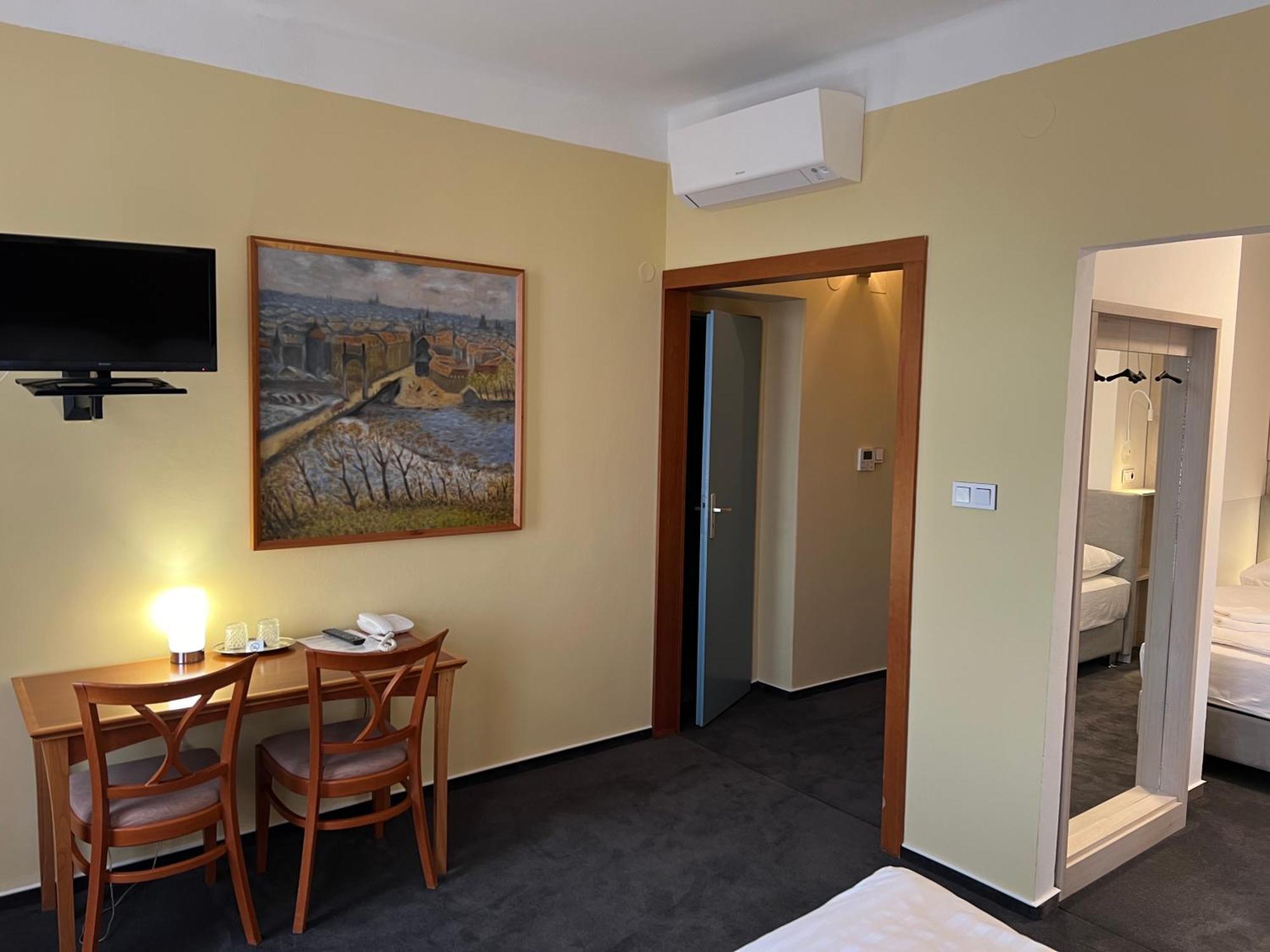 Hotel Praha Λίμπερεκ Εξωτερικό φωτογραφία