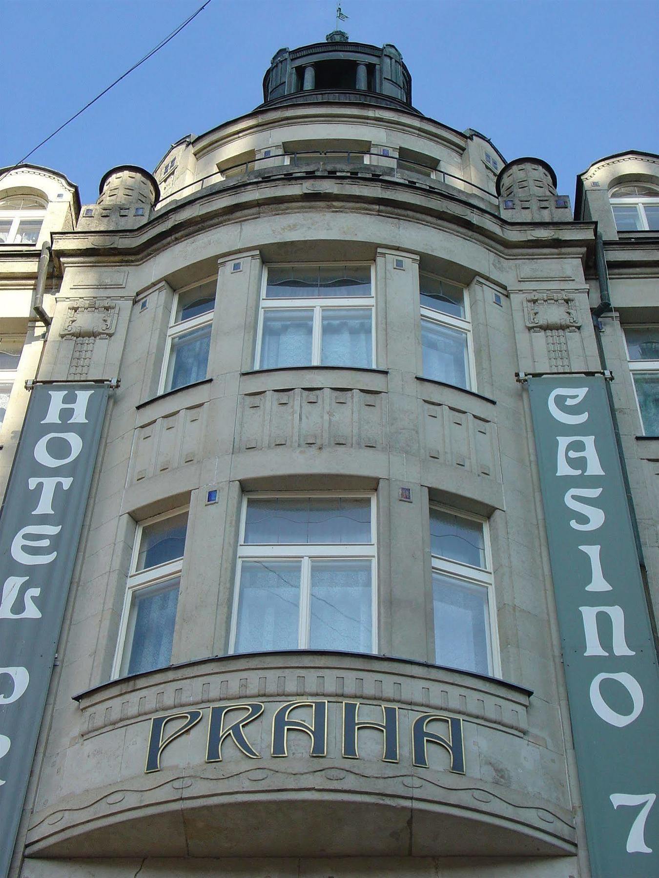 Hotel Praha Λίμπερεκ Εξωτερικό φωτογραφία